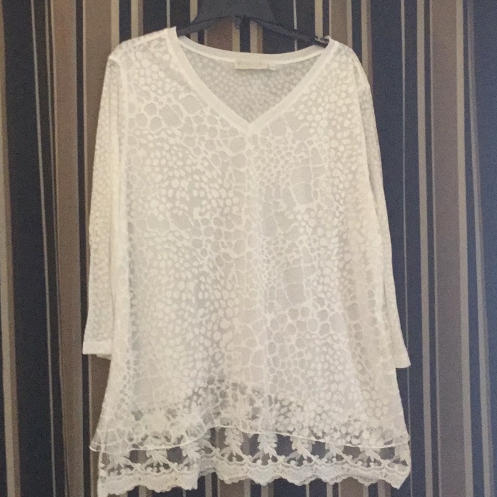 WHITE BLOUSE